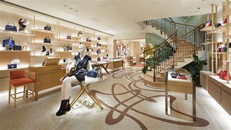 Find Louis Vuitton Stores in Belgium .